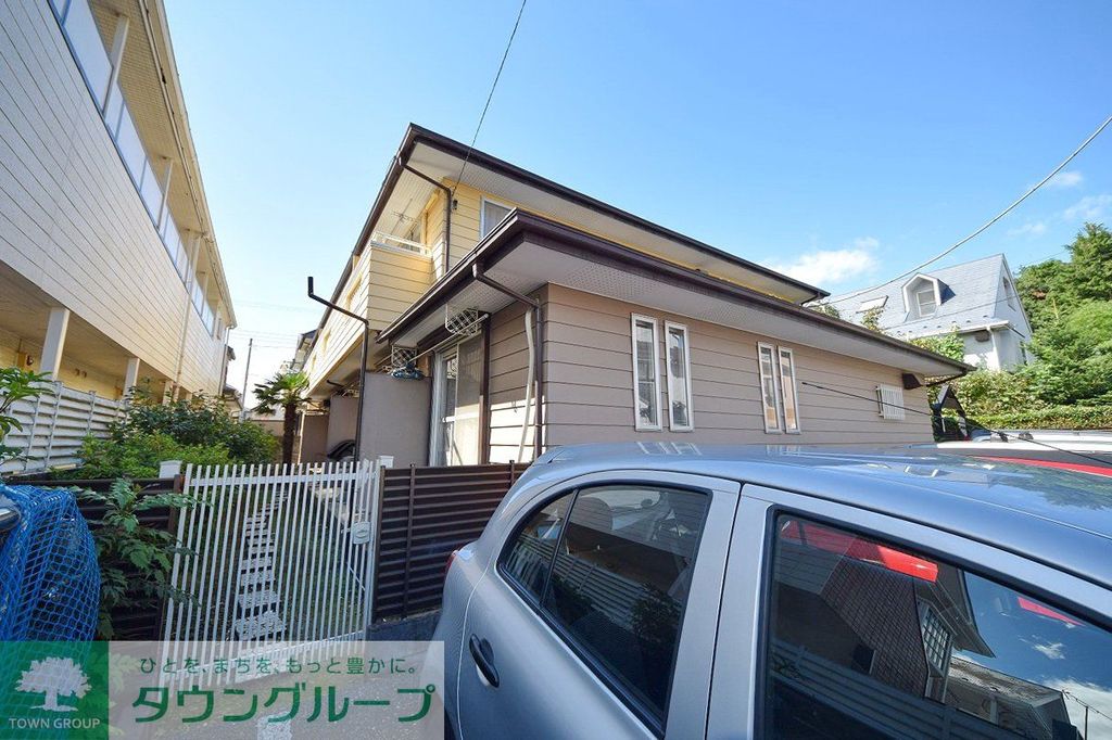 建物外観　駐車場