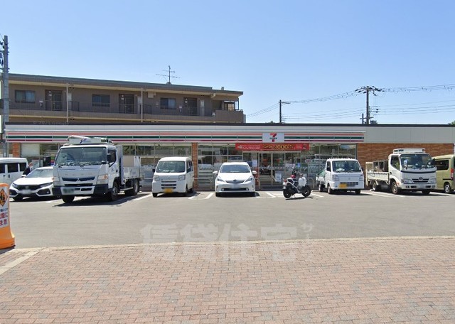 コンビニ　ファミリーマート　吹田上山手町（コンビニ）まで352m