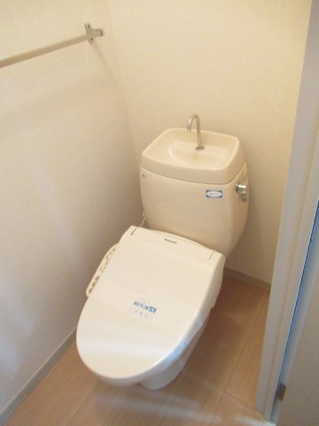 ブルーグレイス富岡のトイレ写真