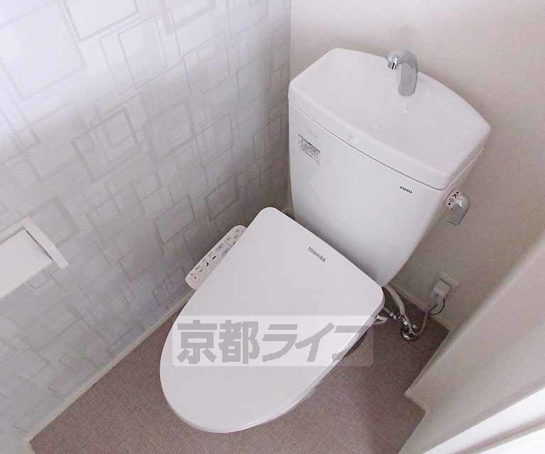 トイレ　ウォシュレット付きです・