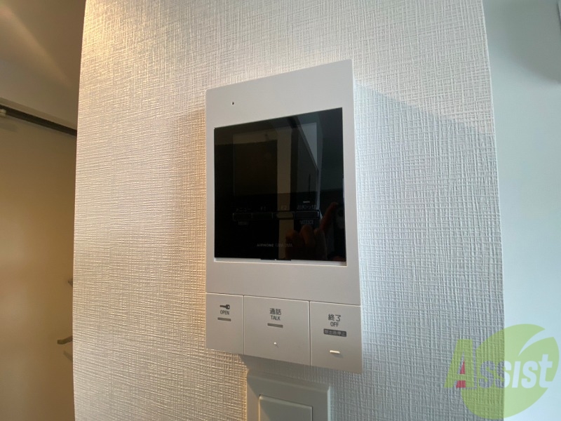 セキュリティ　ＴＶモニター付インターホンです。来客者の顔が見えるので安心！