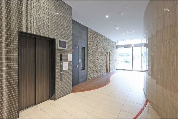 エントランス　建物の内部です