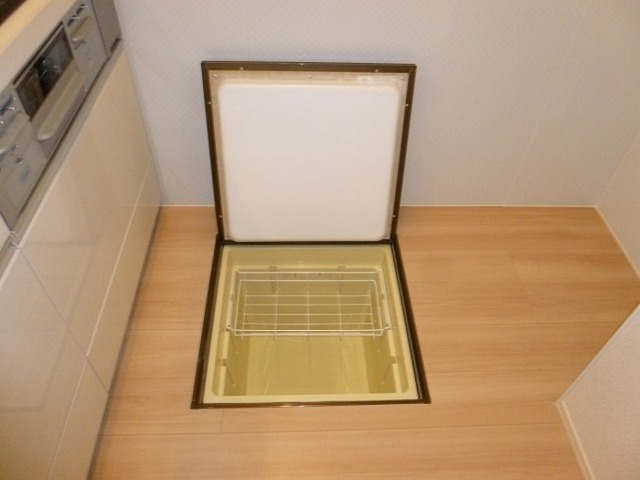 収納　床下収納庫（１階のみ）