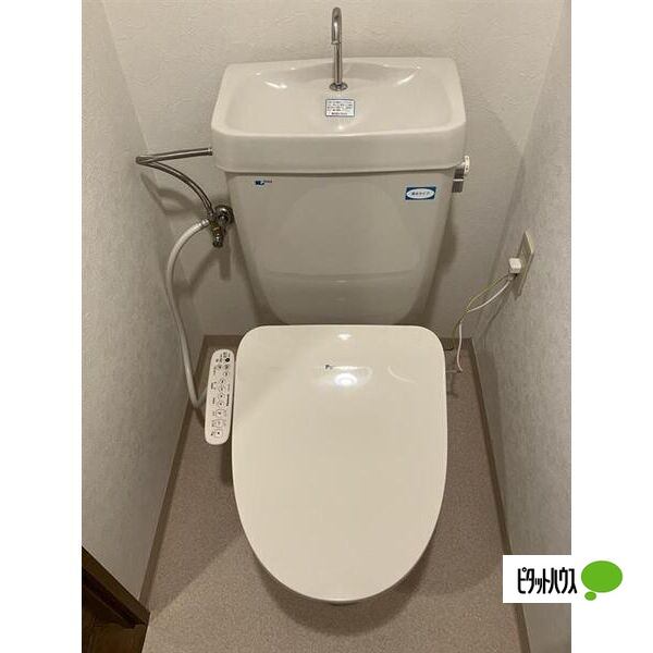 地下鉄桜通線 桜本町駅 徒歩5分 4階建 築31年のトイレ写真