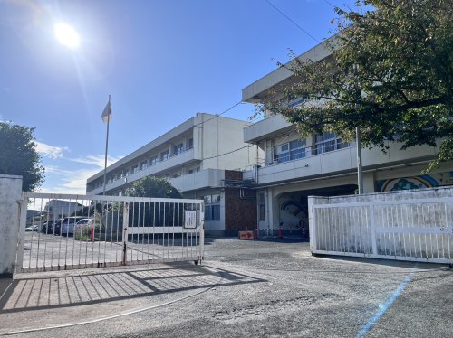 小学校　宗像市立日の里西小学校（小学校）まで741m