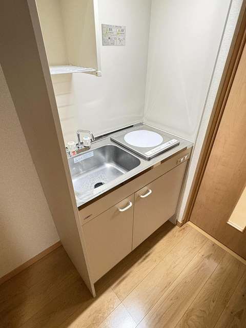 キッチン　キッチンは収納付！調理器具など必要な物を収納できます☆