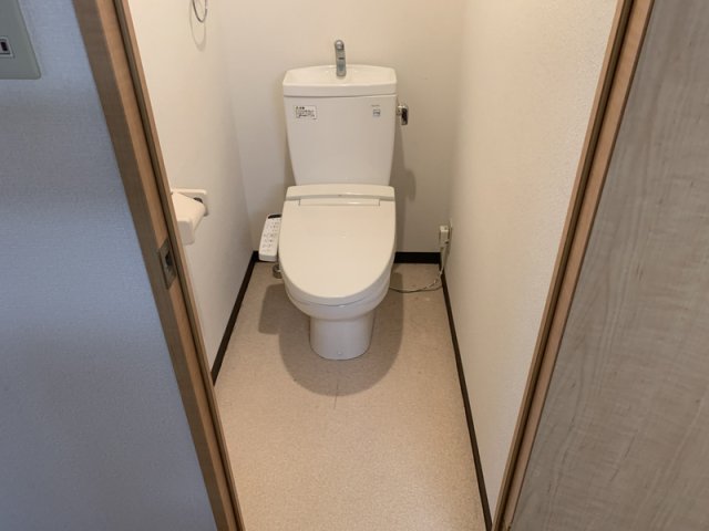 ＪＲ東海道本線 高槻駅 徒歩4分 7階建 築22年のトイレ写真