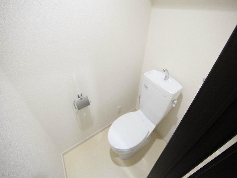 トイレ　温水洗浄暖房便座取り付け可トイレ