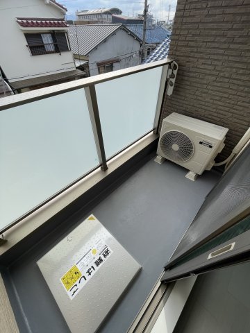 バルコニー　イメージとして同マンション他部屋を表示しています