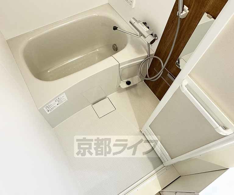 バス・シャワールーム　きれいなバスルームです・