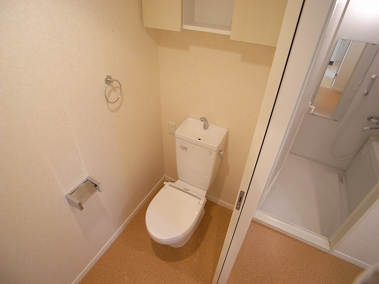 ウエストラウンドのトイレ写真