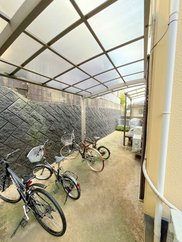 コンビニ　ローソン向洋大原町店（コンビニ）まで689m