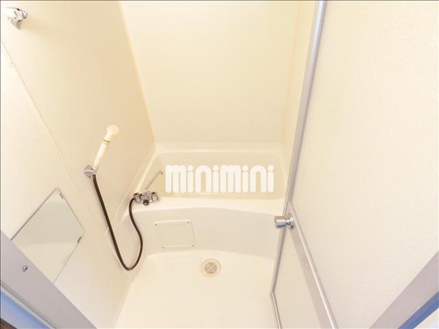 バス・シャワールーム　浴室乾燥機も付いています。