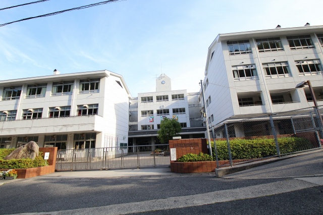 中学校　広島市立井口台中学校（中学校）まで600m