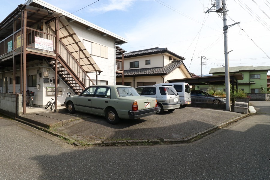 【坂本ハイツの駐車場】