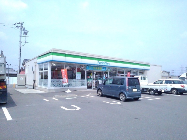 コンビニ　ファミリーマート筑西布川店（コンビニ）まで603m