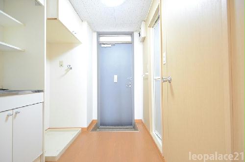 エントランス　設備・仕様は号室により異なる為、現状を優先致します。