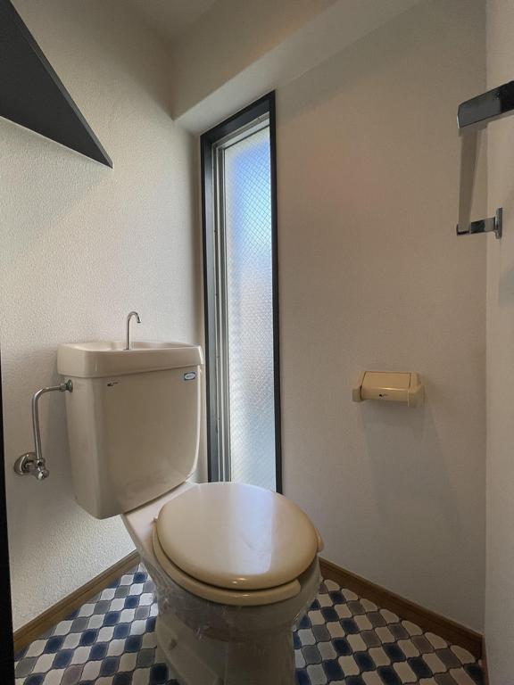 地下鉄空港線 大濠公園駅 徒歩8分 5階建 築38年のトイレ写真