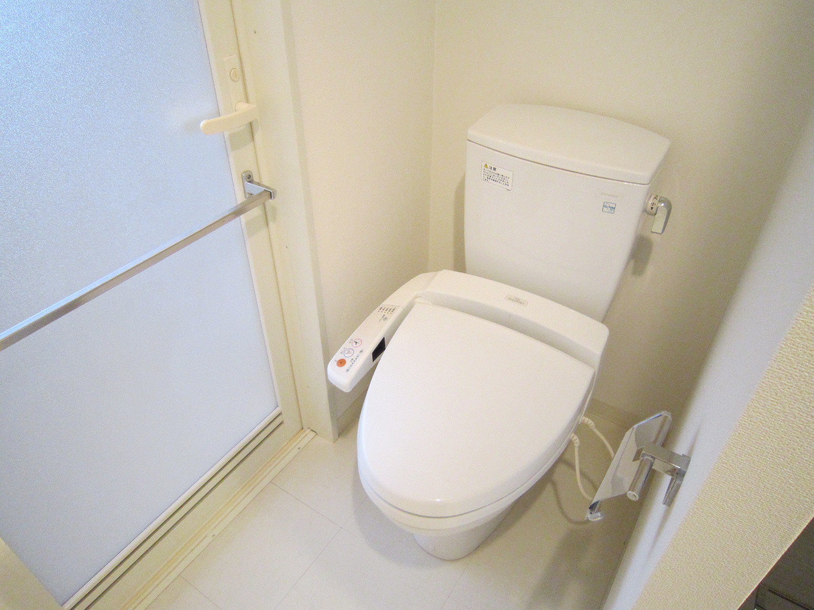 トイレ　温水洗浄便座