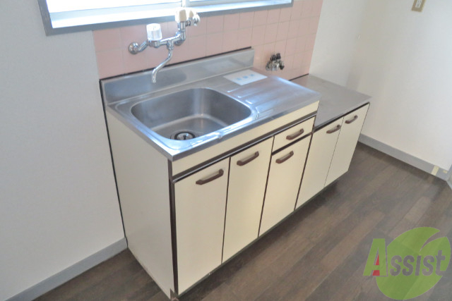 キッチン　キッチンは一人暮らしに最適なサイズです。