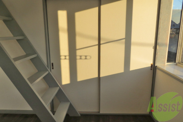 収納　クローゼットは広々としていて大きな荷物も収納可能です。