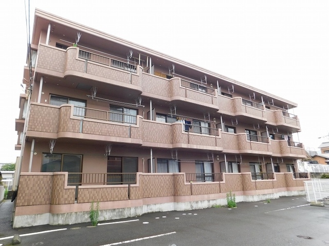 富士市神谷のマンションの建物外観