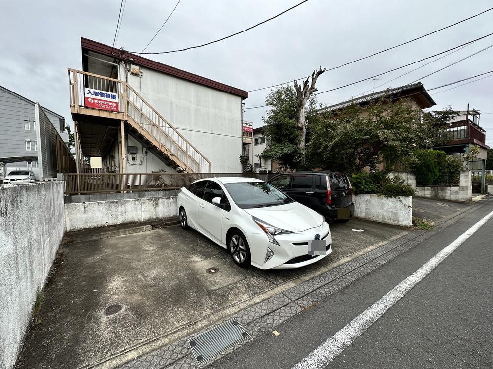 【コーポ　エムの駐車場】