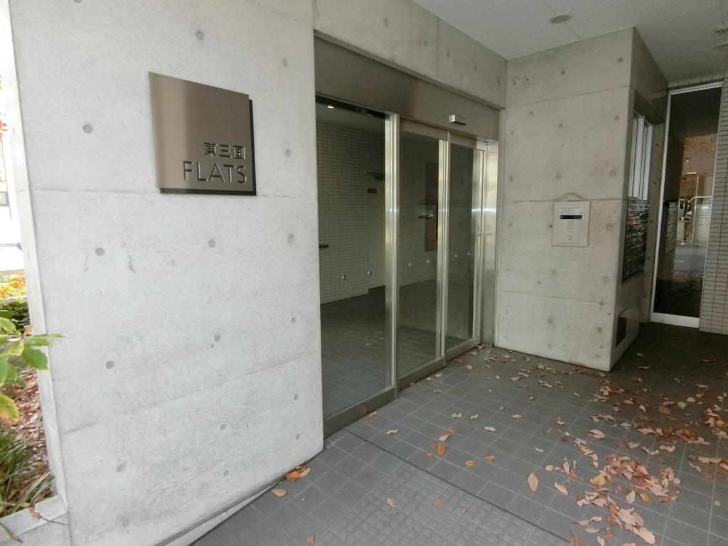エントランス　もちろんオートロック付です