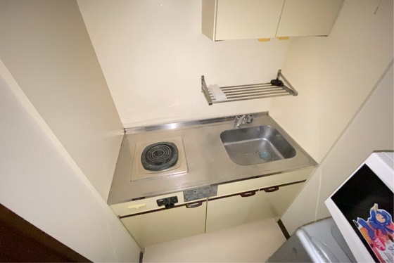 キッチン　※別号室の写真になります。