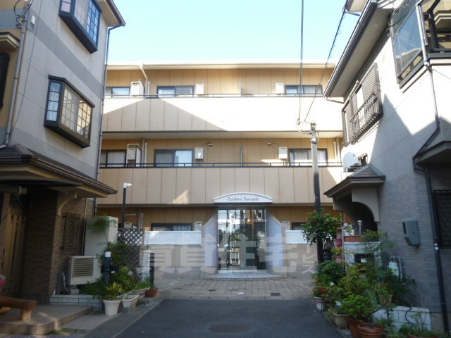 京都市山科区安朱馬場ノ東町のマンションの建物外観