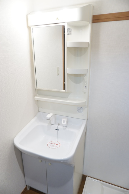 洗面設備　★身支度に便利なシャワー付洗面化粧台です♪★