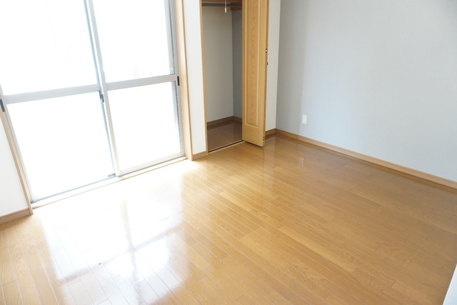 居室・リビング　★南向きの６帖洋室です★