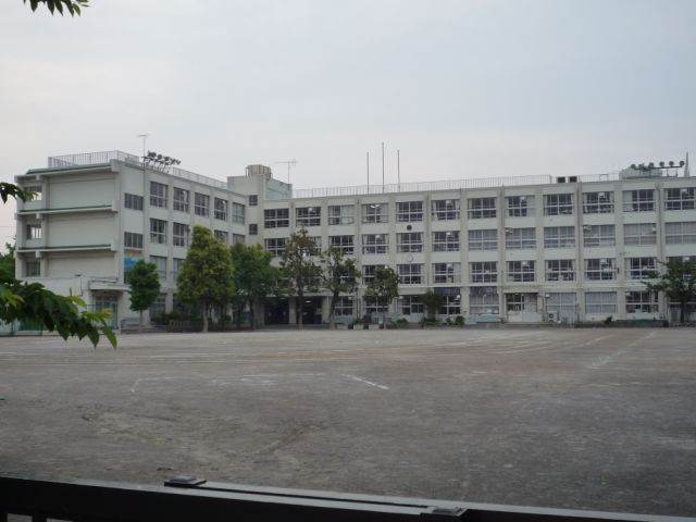 小学校　区立篠崎第四小学校（小学校）まで210m