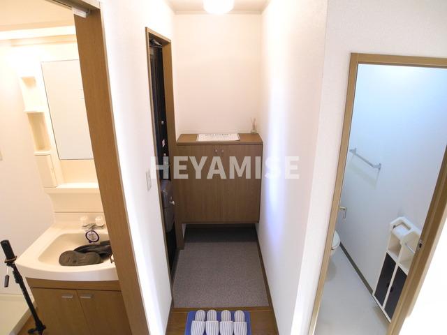 玄関　※室内画像は別号室のもの