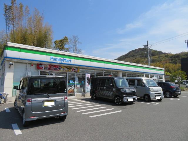 コンビニ　ファミリーマート下関伊倉店（コンビニ）まで863m
