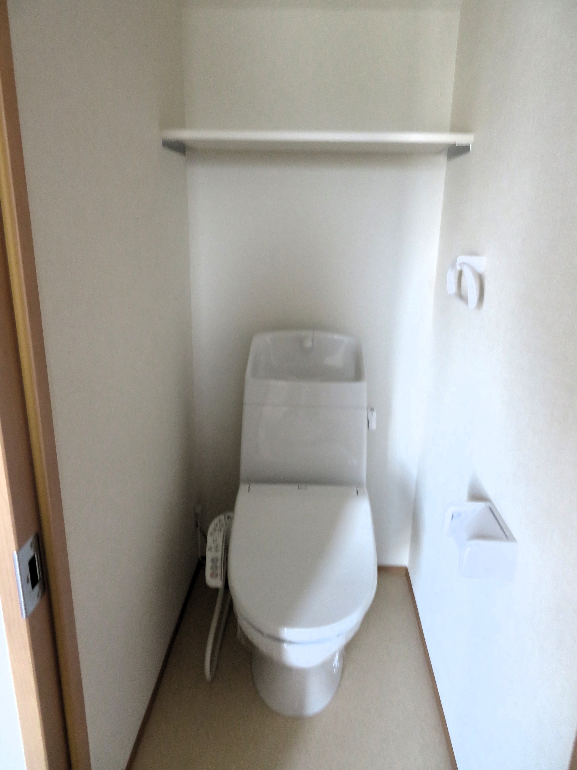 トイレ　ウォシュレット付きトイレです