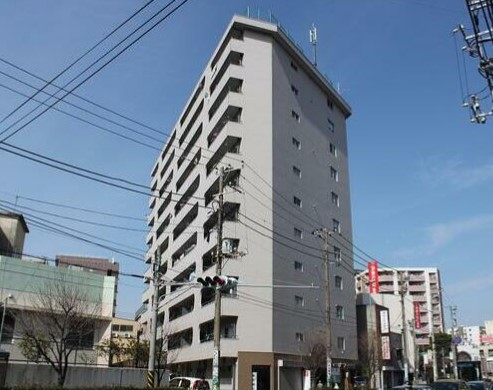 【横浜市鶴見区豊岡町のマンションの建物外観】