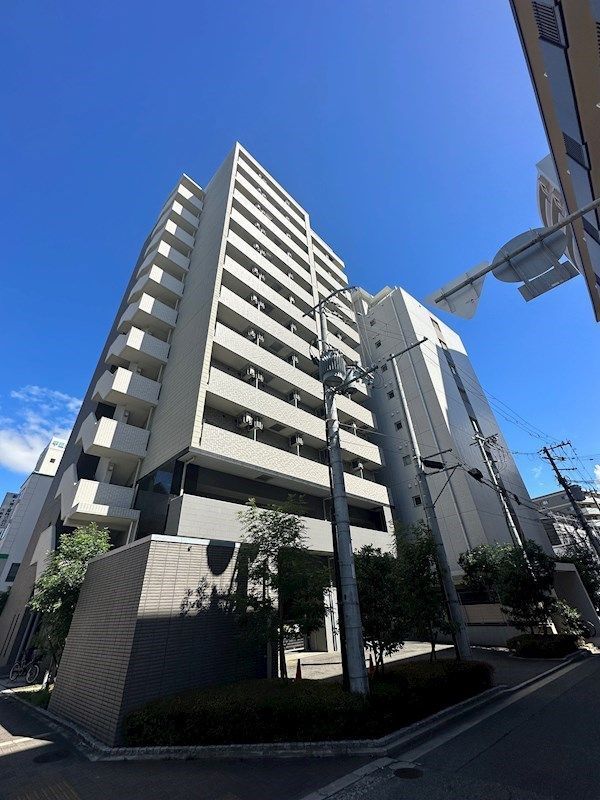 吹田市江の木町のマンションの建物外観