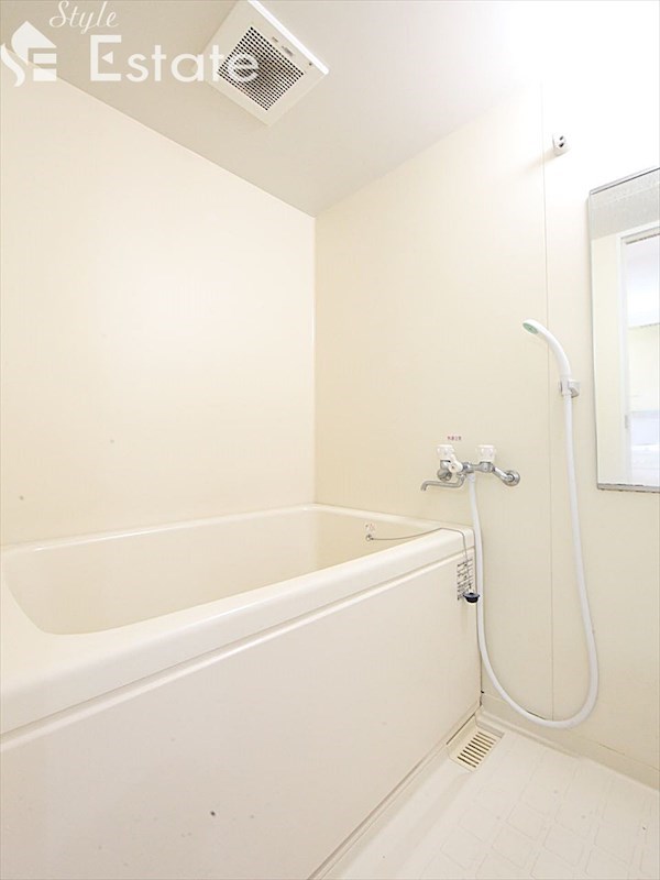 バス・シャワールーム　バスルーム