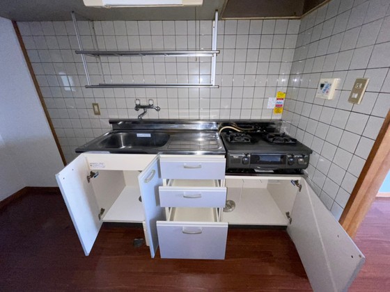キッチン　※別号室の写真です。