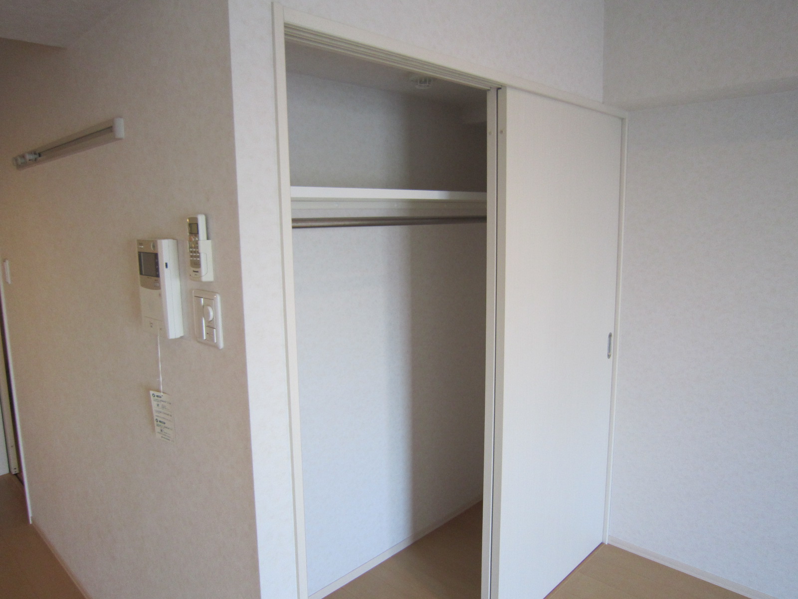 収納　洋室クローゼット