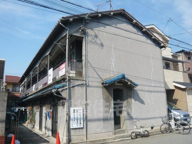 松本香ヶ丘アパートの建物外観