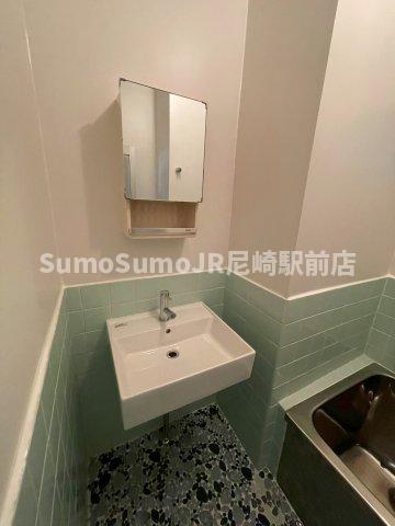 洗面設備　脱衣スペースもあります