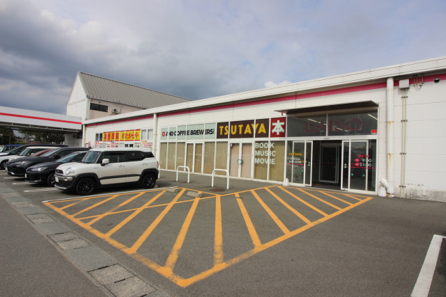 レンタルビデオ　ＴＳＵＴＡＹＡ　さくらの森店（レンタルビデオ）まで650m