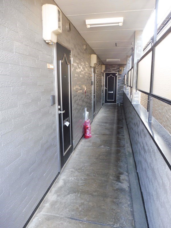 エントランス　共用廊下