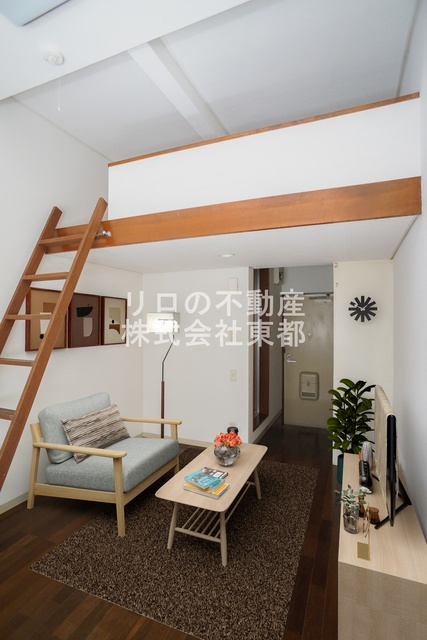居室・リビング　こちらの家具はＣＧです。家具付きではございません。