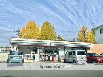 コンビニ　セブンイレブン（コンビニ）まで377m