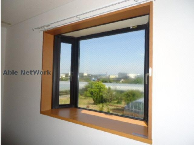 その他部屋・スペース　出窓