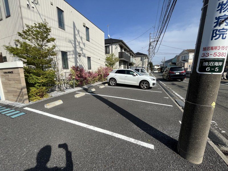 【藤沢市鵠沼海岸のマンションの駐車場】