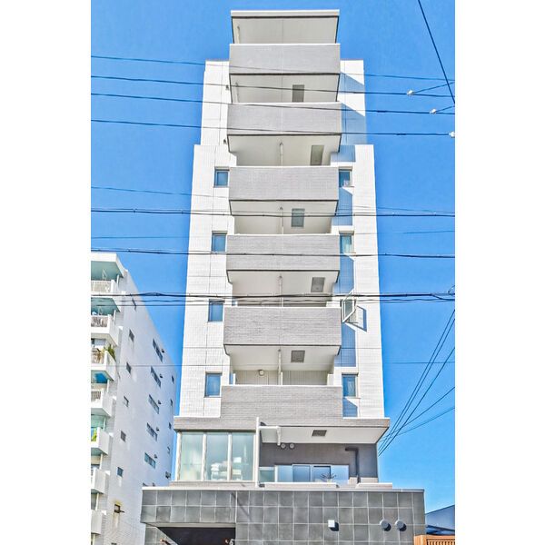 【名古屋市千種区星が丘元町のマンションの建物外観】